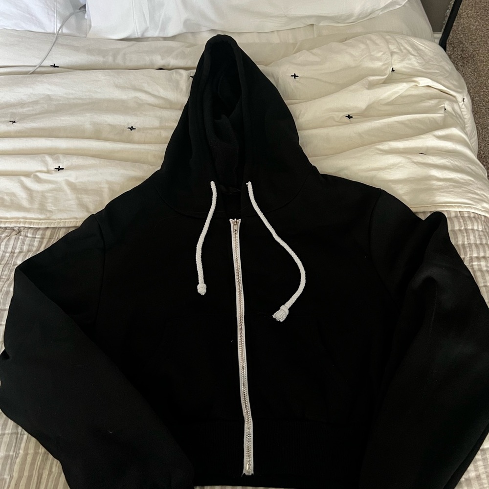 Cropped black jacket!